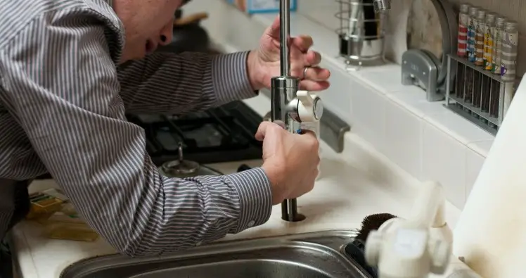 10 astuces simples pour déboucher une canalisation